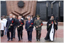 Возложение венков к мемориалу Славы, город Хабаровск (22 июня 2010 года)