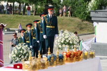 Праздник семьи, любви и верности в Хабаровске.  Венчание супружеских пар архиепископом Хабаровским и Приамурским Игнатием. 17 июля 2011г.