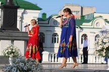 Праздник семьи, любви и верности в Хабаровске.  Венчание супружеских пар архиепископом Хабаровским и Приамурским Игнатием. 17 июля 2011г.