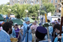 Божественная Литургия в Градо-Хабаровском соборе Успения Божией Матери. 28 августа 2011г.